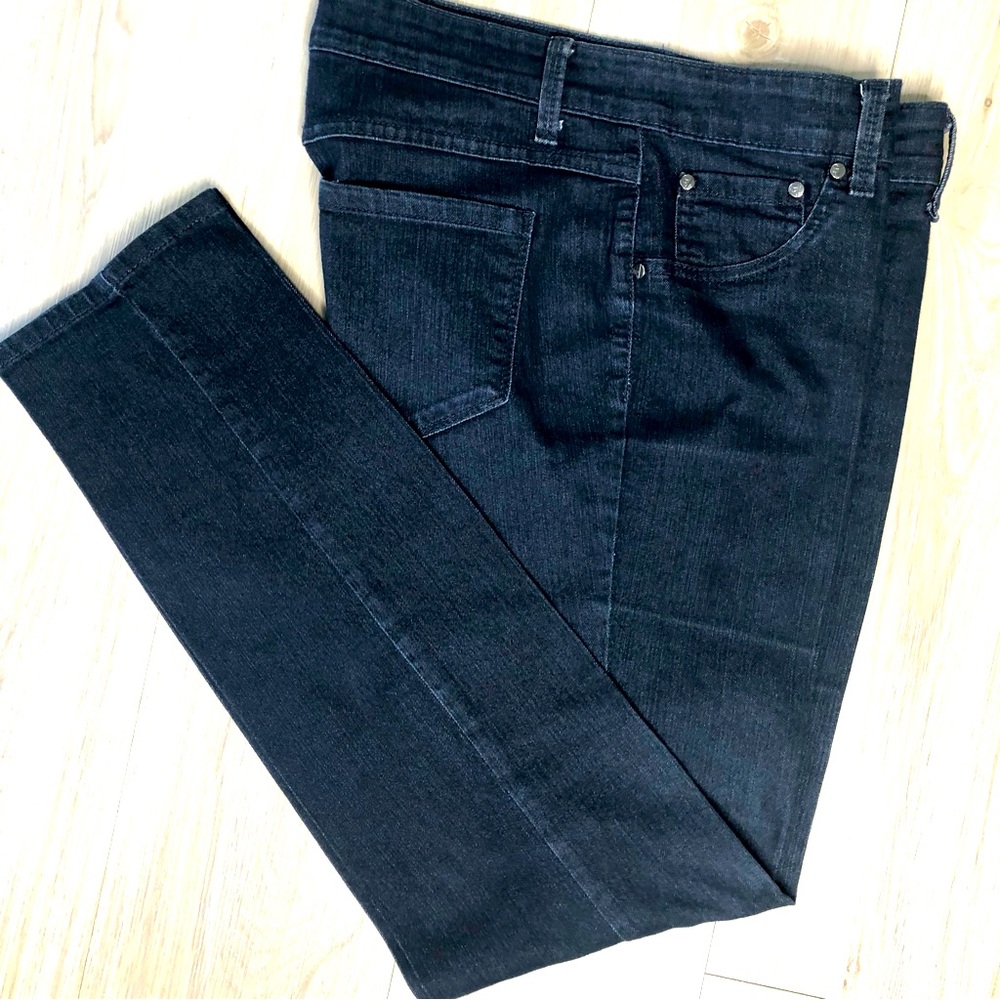 Gloria Vanderbilt, Straight Leg, Dark Wash Jeans